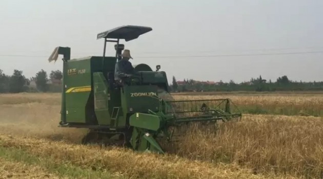 农业部长韩长赋：推进农业机械化 完善农业补贴政策