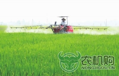“推进农业现代化，机械化是必由之路”