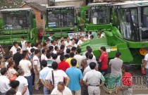 中联重科谷王新型玉米机热销安徽 斩获100多台订单