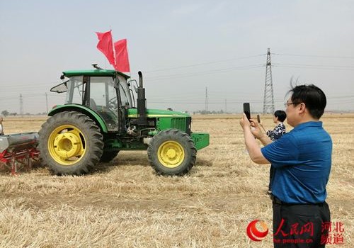 河北“全程无人驾驶智能作业”首试成功